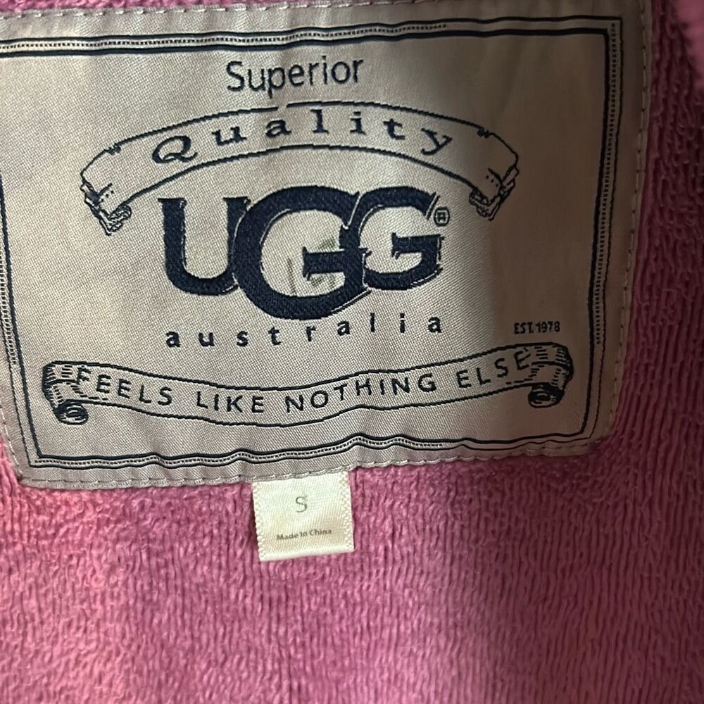 UGG Raspberry Shawl Collar Robe - Picture 3 of 9